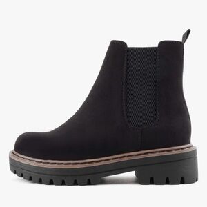 Soda Pilot Women Lug Sole Low Heel Chelsea